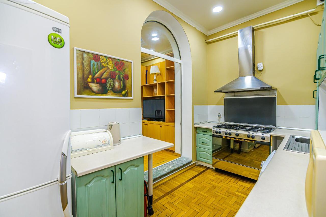 Targovu Nizami Street 4 Room Baku Exteriör bild