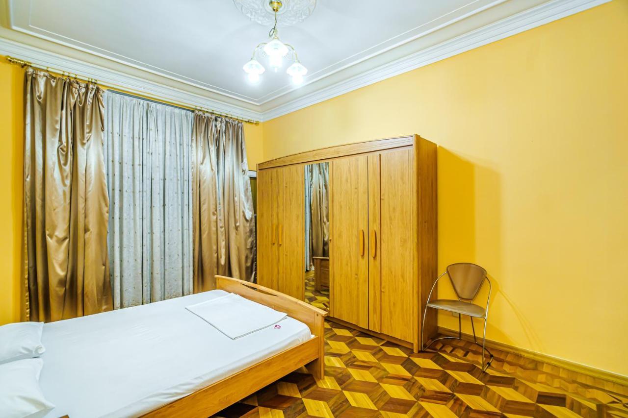 Targovu Nizami Street 4 Room Baku Exteriör bild