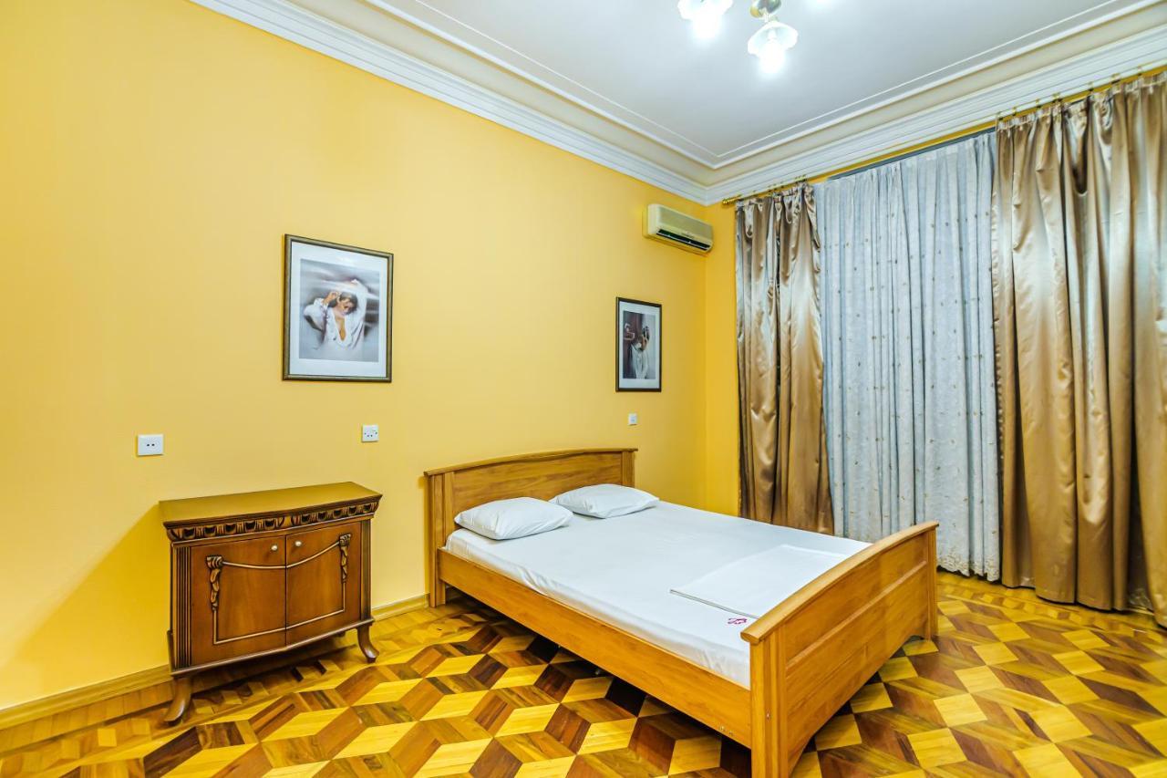 Targovu Nizami Street 4 Room Baku Exteriör bild